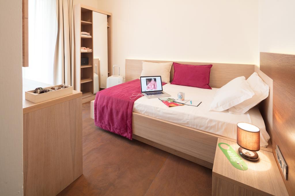 Single Room,444822474:JPEG