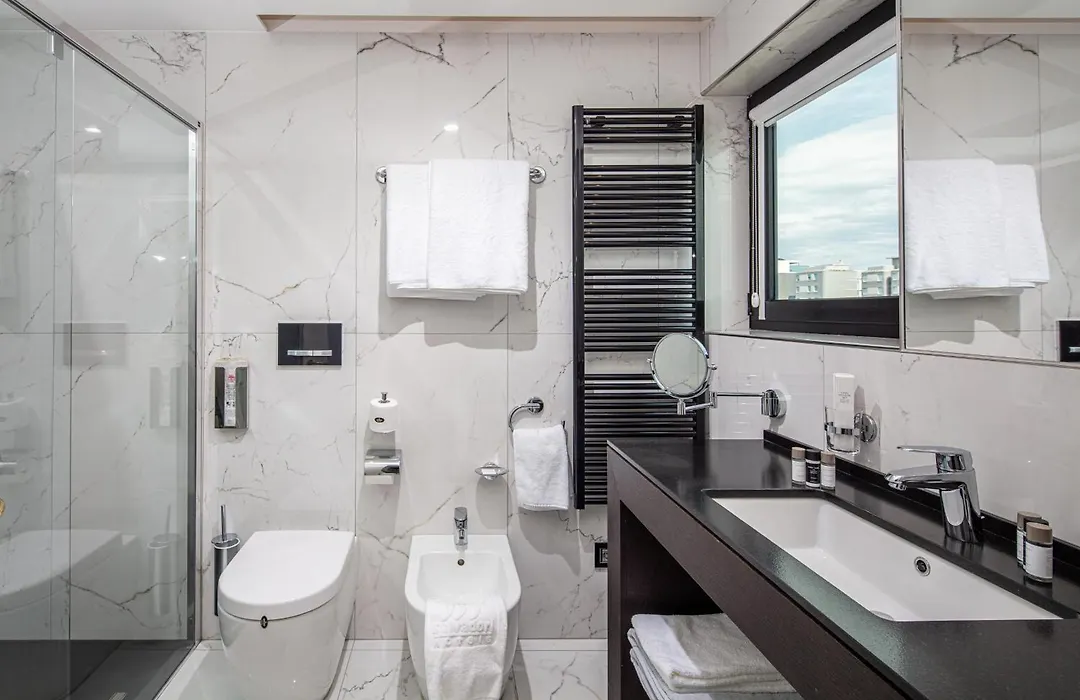 Monaco Suites Hotel-1